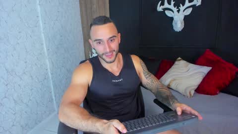 Snapshot of brad1_ chatting on 12/23/24, 10:55 instagramBrad mayers1twittermayersbrad online show from 12/23/24, 10:55