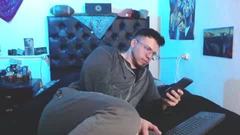 brad hot boy online show from 10/14/25, 06:31