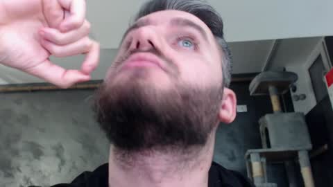 Snapshot of brad_pittfall chatting on 02/07/25, 12:09 ask me online show from 02/07/25, 12:09