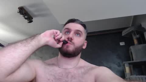 Snapshot of brad_pittfall chatting on 03/03/25, 11:35 ask me online show from 03/03/25, 11:35