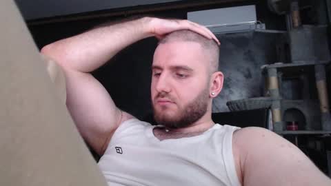 Snapshot of brad_pittfall chatting on 10/31/25, 07:26 ask me online show from 10/31/25, 07:26