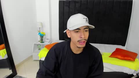 Snapshot of brad_usma chatting on 02/07/25, 04:06 BRAD USMA online show from 02/07/25, 04:06