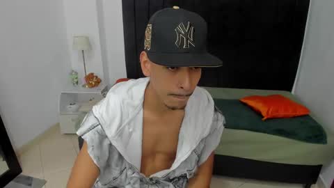 Snapshot of brad_usma chatting on 03/10/25, 05:00 BRAD USMA online show from 03/10/25, 05:00