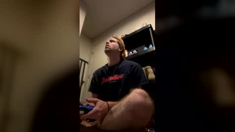 braden_thompson2012 online show from 04/17/26, 05:32