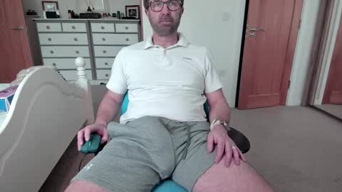 bradley77777 online show from 02/17/25, 02:15