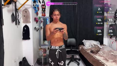 Bradley Strong online show from 09/30/25, 07:24