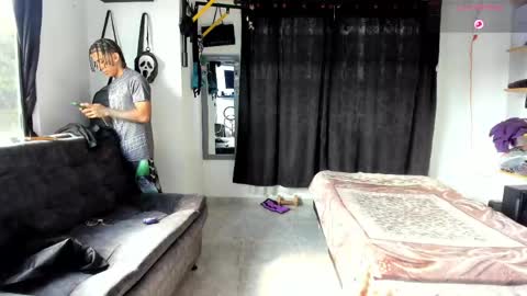 Snapshot of bradley_strong_ chatting on 04/20/26, 01:47 Bradley Strong online show from 04/20/26, 01:47
