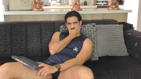 bradleymartin7 online show from 01/04/25, 08:16