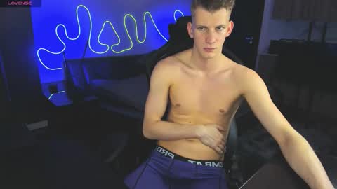 Snapshot of bradmaloney chatting on 03/25/26, 07:31 brad maloney online show from 03/25/26, 07:31