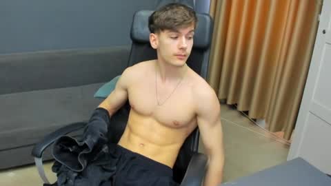 Snapshot of bradyflint chatting on 04/04/26, 10:13 BradyFlint online show from 04/04/26, 10:13