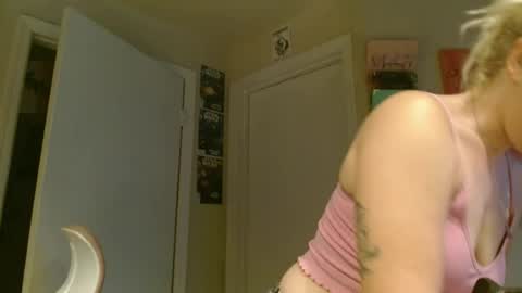 Snapshot of braindeadbetty chatting on 06/15/26, 02:03 i am a naughty jedi knight online show from 06/15/26, 02:03