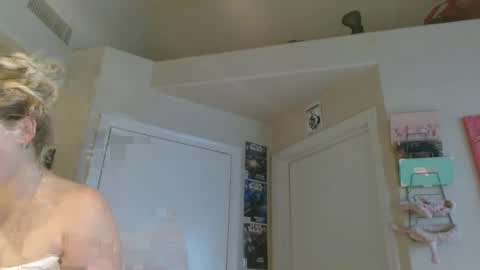 Snapshot of braindeadbetty chatting on 06/18/26, 02:10 i am a naughty jedi knight online show from 06/18/26, 02:10