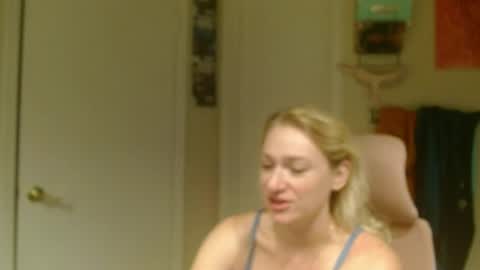 Snapshot of braindeadbetty chatting on 06/25/26, 12:09 i am a naughty jedi knight online show from 06/25/26, 12:09