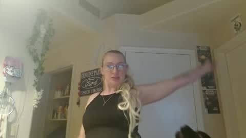 Snapshot of braindeadbetty chatting on 07/01/26, 02:02 i am a naughty jedi knight online show from 07/01/26, 02:02