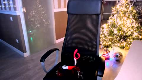 Snapshot of braingirl chatting on 01/01/25, 05:11 I see you X-twitter its braingirl online show from 01/01/25, 05:11