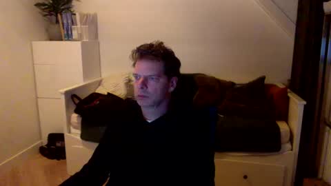 Snapshot of bram1944972145 chatting on 01/04/25, 06:30 Bram online show from 01/04/25, 06:30