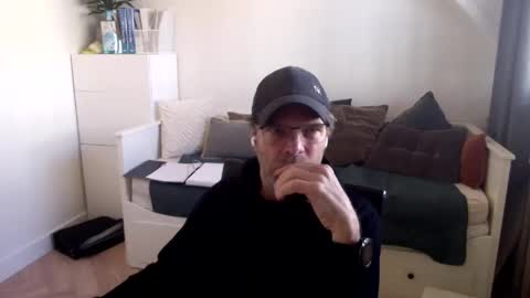 Snapshot of bram1944972145 chatting on 02/06/25, 11:32 Bram online show from 02/06/25, 11:32