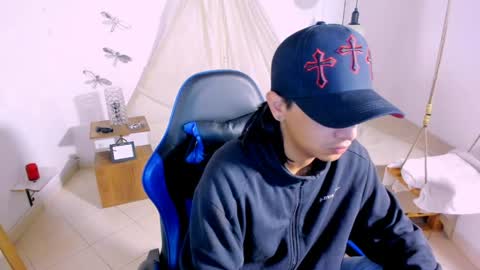 Snapshot of brand_hades chatting on 05/30/26, 04:31 B R A N D online show from 05/30/26, 04:31
