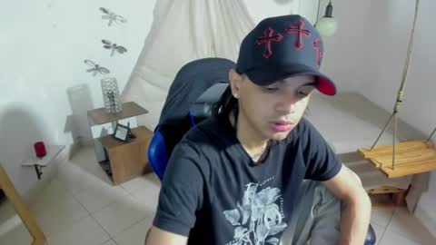 Snapshot of brand_hades chatting on 06/18/26, 01:17 B R A N D online show from 06/18/26, 01:17