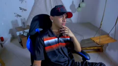 Snapshot of brand_hades chatting on 06/20/26, 02:03 B R A N D online show from 06/20/26, 02:03