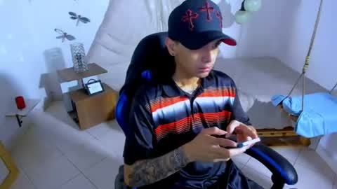 Snapshot of brand_hades chatting on 06/25/26, 02:22 B R A N D online show from 06/25/26, 02:22
