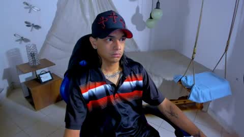 Snapshot of brand_hades chatting on 06/25/26, 05:12 B R A N D online show from 06/25/26, 05:12