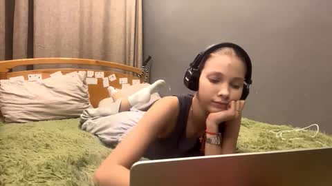 Alice online show from 12/03/25, 04:05