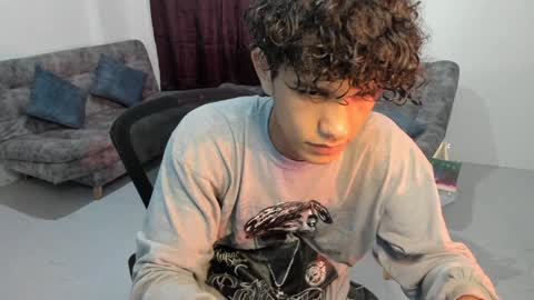 Snapshot of brandonstonexl chatting on 12/14/24, 02:01 Brandon Stone online show from 12/14/24, 02:01