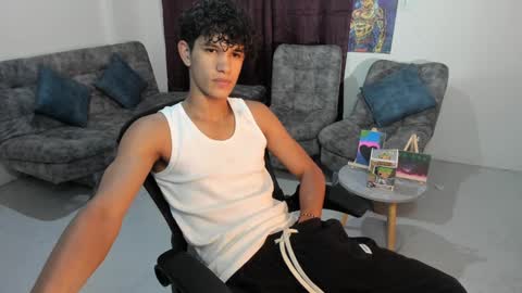 Snapshot of brandonstonexl chatting on 12/17/24, 04:01 Brandon Stone online show from 12/17/24, 04:01