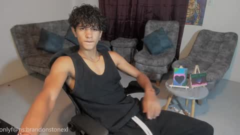 Snapshot of brandonstonexl chatting on 01/18/25, 04:37 Brandon Stone online show from 01/18/25, 04:37