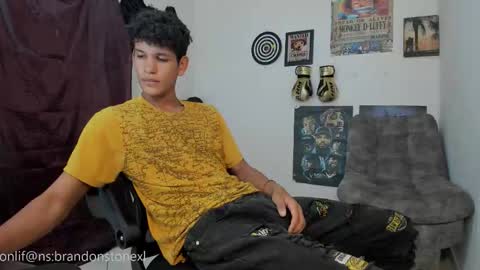 Snapshot of brandonstonexl chatting on 11/12/25, 10:30 Brandon Stone online show from 11/12/25, 10:30