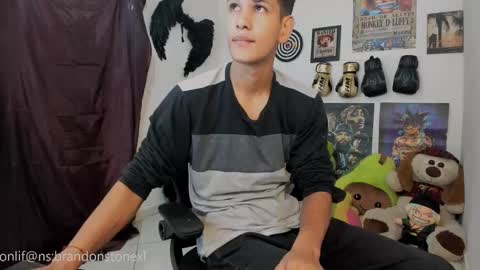 Snapshot of brandonstonexl chatting on 12/15/25, 11:09 Brandon Stone online show from 12/15/25, 11:09