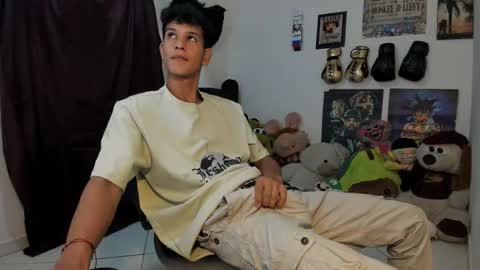 Snapshot of brandonstonexl chatting on 03/10/26, 11:32 Brandon Stone online show from 03/10/26, 11:32