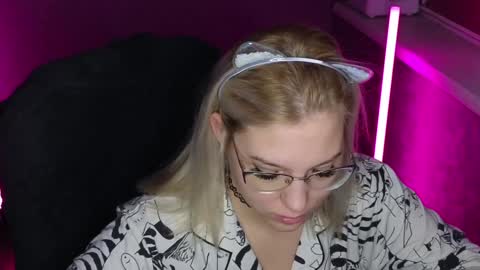 Belle  online show from 12/21/24, 02:09