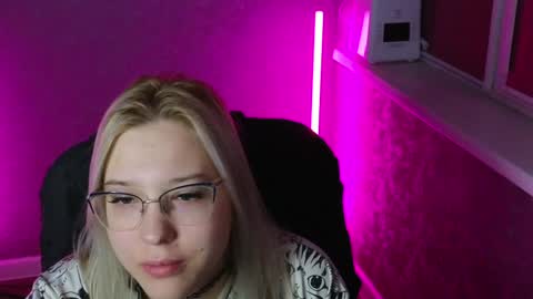 Belle  online show from 12/22/24, 02:06