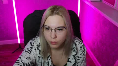 Belle  online show from 12/29/24, 02:06