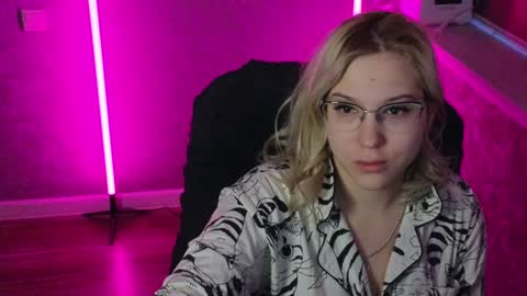 Belle  online show from 01/03/25, 02:43