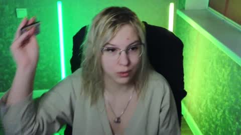 Belle  online show from 01/11/25, 02:30