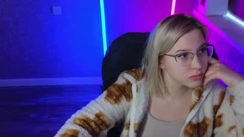 Belle  online show from 02/17/25, 05:25