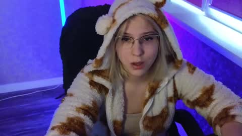 Belle  online show from 02/20/25, 04:07