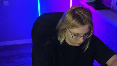 Belle  online show from 02/21/25, 12:05