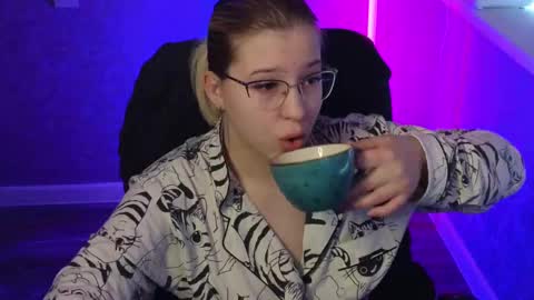 Belle  online show from 03/02/25, 05:01