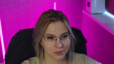 Belle  online show from 03/10/25, 02:50