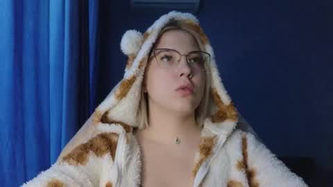 Belle  online show from 10/03/25, 04:31