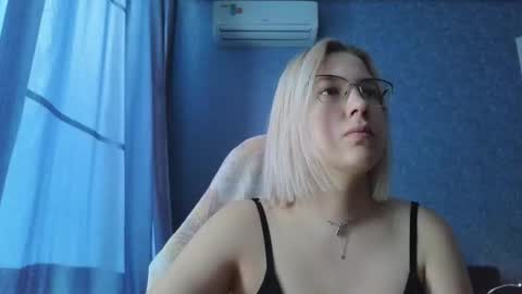 Belle  online show from 10/19/25, 03:18