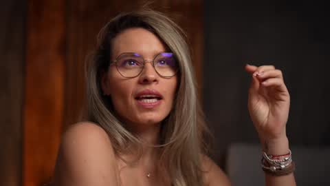 Snapshot of brandywhite chatting on 12/17/24, 05:07 Alex online show from 12/17/24, 05:07