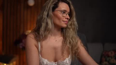 Snapshot of brandywhite chatting on 12/22/24, 08:05 Alex online show from 12/22/24, 08:05