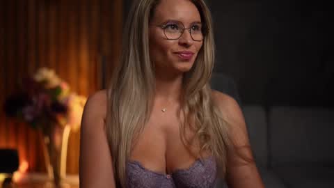 Snapshot of brandywhite chatting on 01/19/25, 04:44 Alex online show from 01/19/25, 04:44