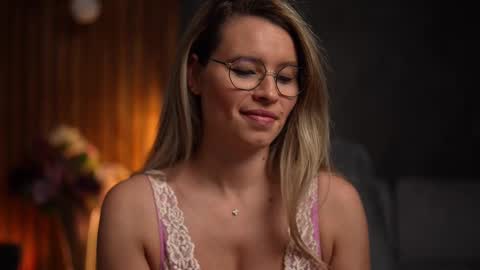 Snapshot of brandywhite chatting on 02/14/25, 04:47 Alex online show from 02/14/25, 04:47