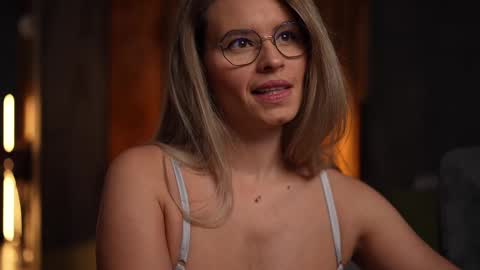 Snapshot of brandywhite chatting on 02/15/25, 04:58 Alex online show from 02/15/25, 04:58